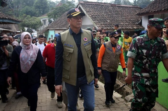 Door To Door “Salesmen” Jenderal
