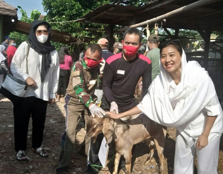 Tebar Cinta Jurnalis FORWAN BerKurban, Dihadiri Olivia Zalianty dan Trio Macan Generasi Baru