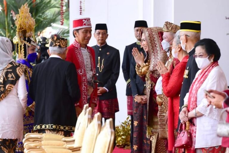 Ragam Baju Adat dan Harapan Sejumlah Menteri Kabinet Indonesia Maju