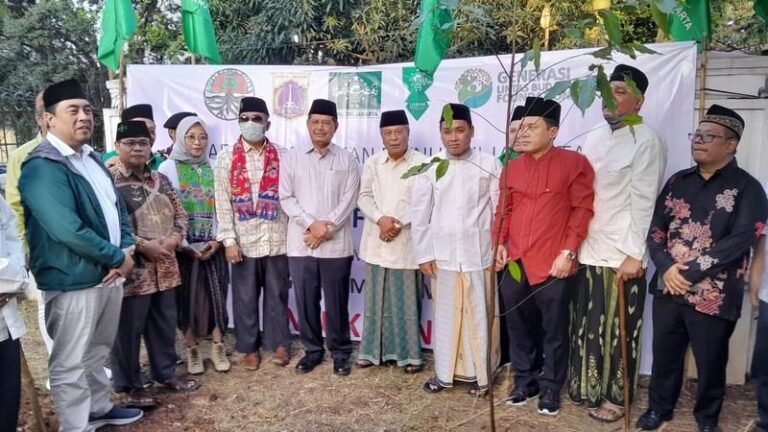 Safari Ramadhan, PWNU DKI & Pemda DKI Jakarta Luncurkan Gerakan Bersatu Wakaf 1 Juta Pohon Untuk Bangsa